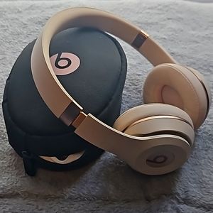 Beats Solo Wireless Headphones